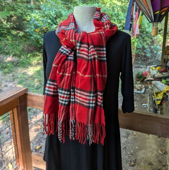 Cashmink Red Plaid Scarf V. Frass - Picture 4 of 4